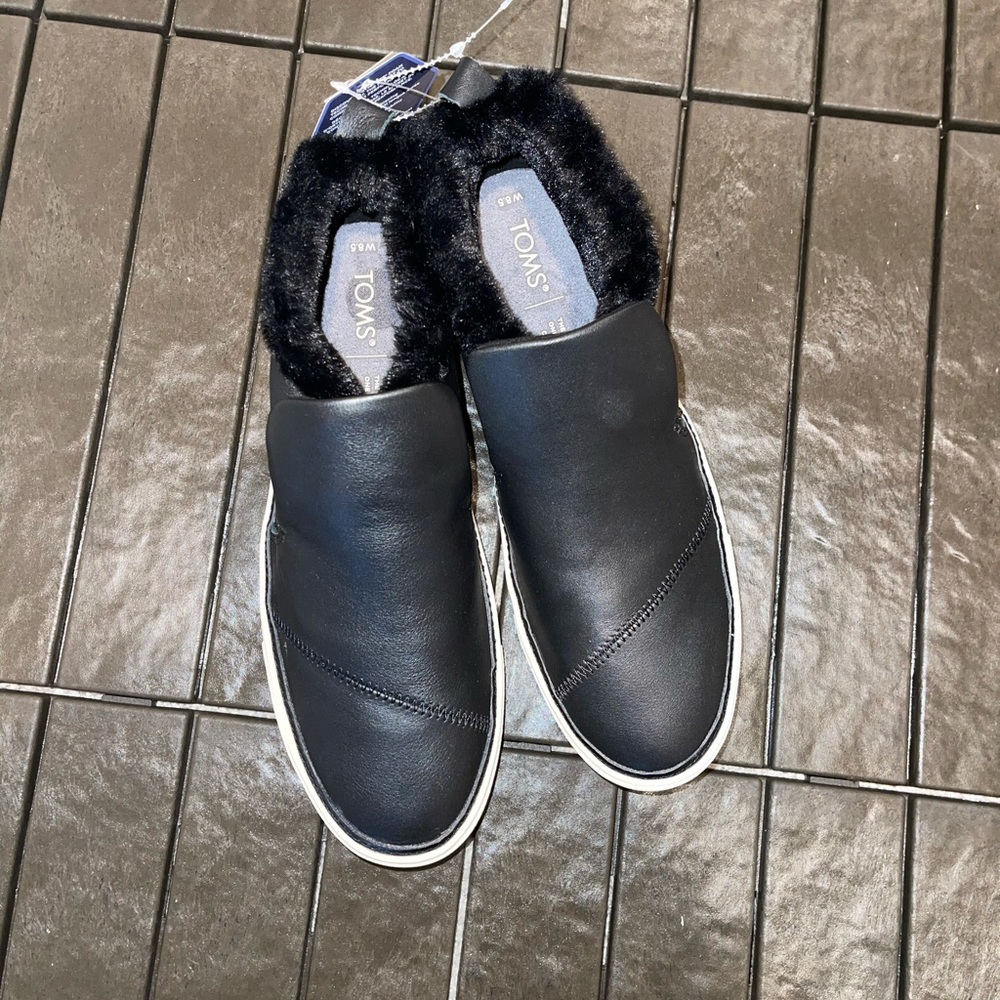 TOMS WOMAN BLACK PAXTON MID-TOP SLIP-ON